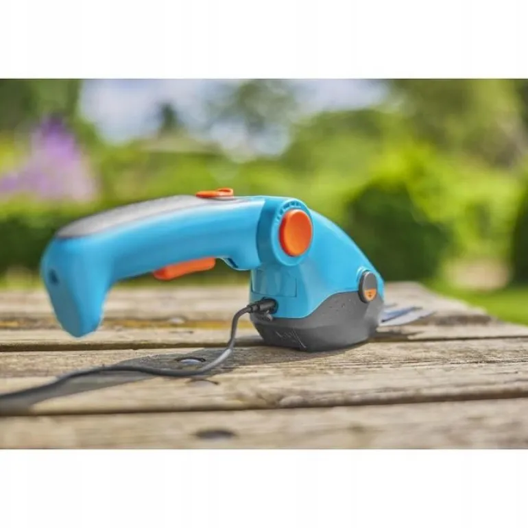 Akumulatorowe nożyce do przycinania brzegów trawnika i cięcia krzewów ComfortCut Li GARDENA 9888-20