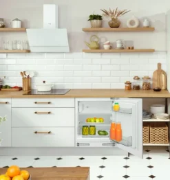 AMICA CHŁODZIARKA UC162.4 ZABUDOWA  81,8 cm