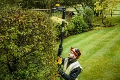 DEWALT NOŻYCE DO ŻYWOPŁOTU 18V 55cm BEZ AKUMULATORÓW I ŁADOWARKI NA WYSIĘGNIKU DCMPH566N