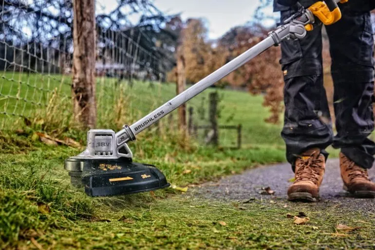 DEWALT PODKASZARKA 18V BEZSZCZOTKOWA BEZ AKUMULATORÓW I ŁADOWARKI DCMST561N