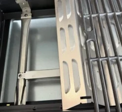 GRILL GAZOWY ( NEBRASKA ) 3+1 ŻELIWNY RUSZT SZAFKA NA BUTLĘ 11KG REDUKTOR