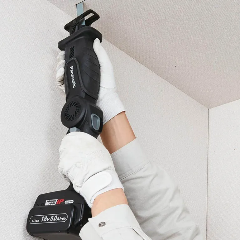 Przegubowa piła szablasta lisica 18V Panasonic EY47A1X32