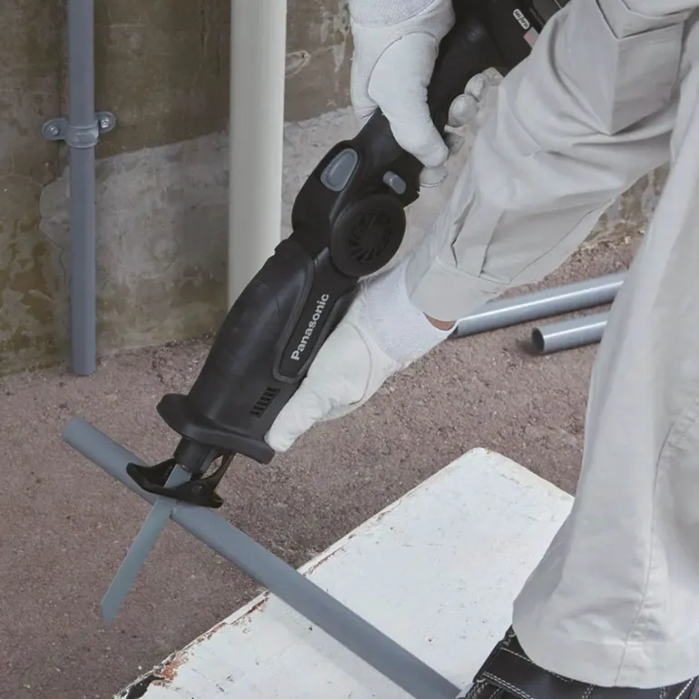 Przegubowa piła szablasta lisica 18V Panasonic EY47A1X32