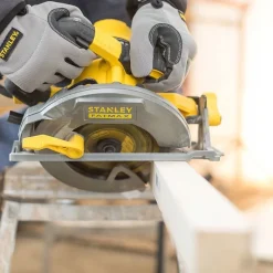 STANLEY PILARKA TARCZOWA 1650W 190mm WALIZKA FME301K