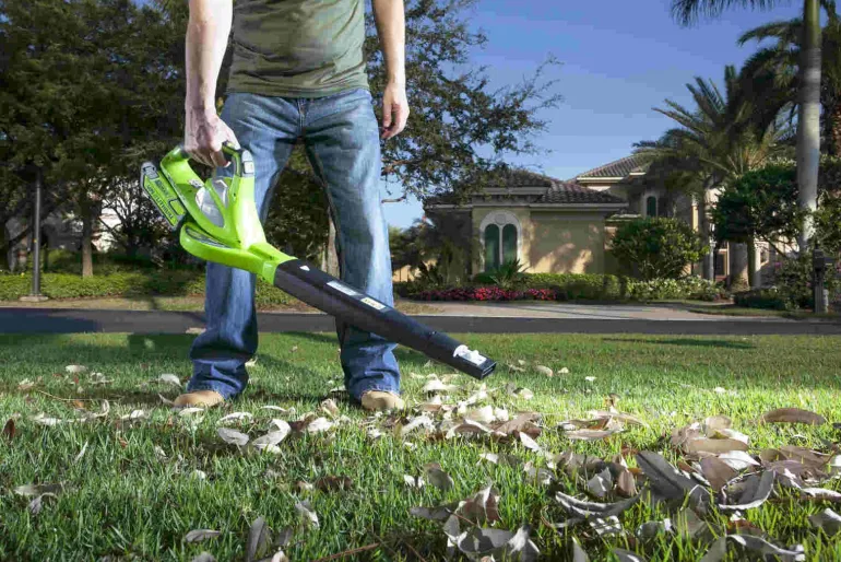 40V dmuchawa/odkurzacz Greenworks GD40BVK4 zestaw ładowarka + aku 4Ah