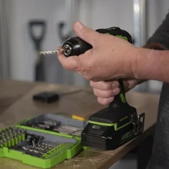 24V wiertarko-wkrętarka GD24DD60K2 Greenworks zestaw ładowarka + aku 2Ah + walizka